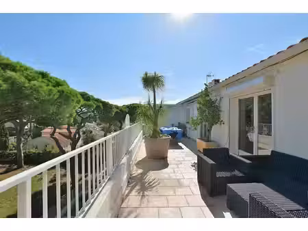 presqu'île de giens : t4 proche mer