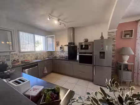 la seyne-sur-mer  limite six - fours maison individuelle de plain pied t4 sur 395 m2
