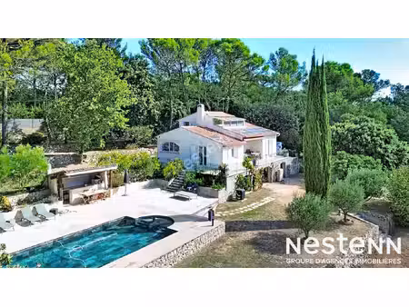 maison néoules