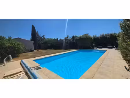 exclusivité le muy (83490)  le charme de la campagne  le calme et une belle piscine
