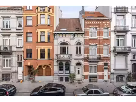 magnifique maison de maître historique avec piscine urbaine
