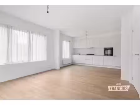 appartement rez-de-chaussée entièrement rénové dans une petite résidence du quartier vuurt