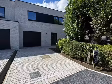 moderne volledige afgewerkte nieuwbouwwoning met 4 slaapk...