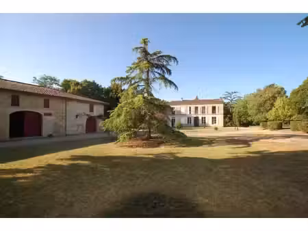 a vendre propriété de charme du xixème siècle aux portes de bordeaux