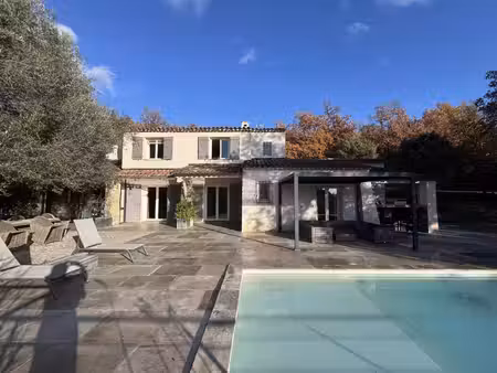 villa au calme absolu  proche commodités et finalisée