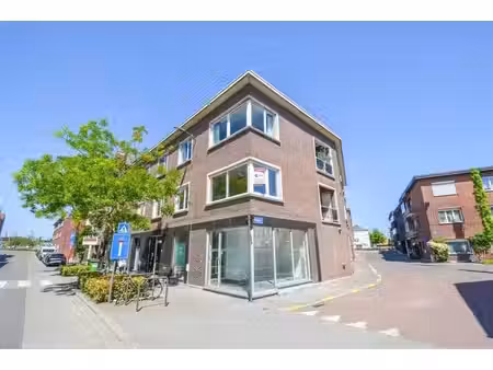 spacieux appartement de 2 chambres à coucher situé au bord d