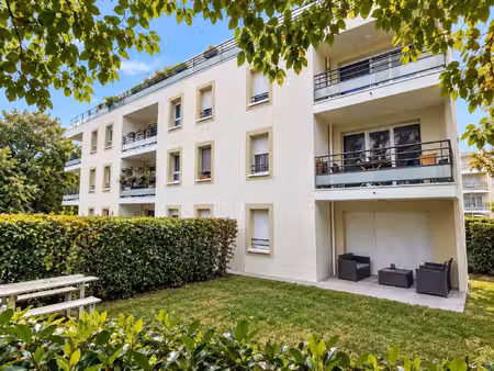 villenave-d'ornon - 33140 - appartement 2 pièces avec loggia et parking privé