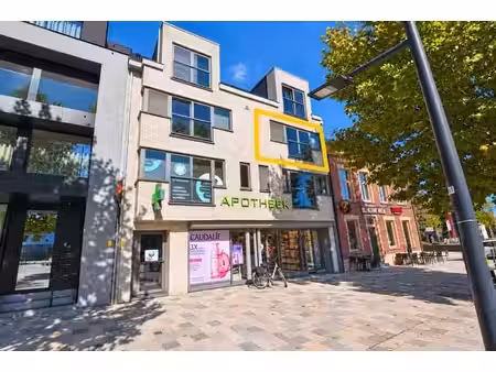 modern wonen aan het marktplein met terras!