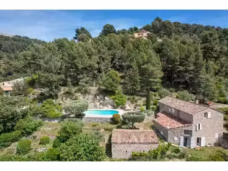 le beausset - bastide en pierres à 15min des plages.