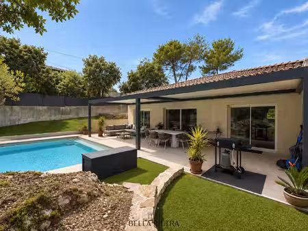 maison de plain-pied de 192m2 sur une parcelle de 1 005m2