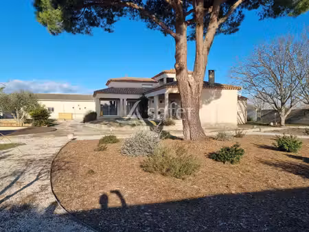 propriété de 2 ha avec maison et bâtiment agricole