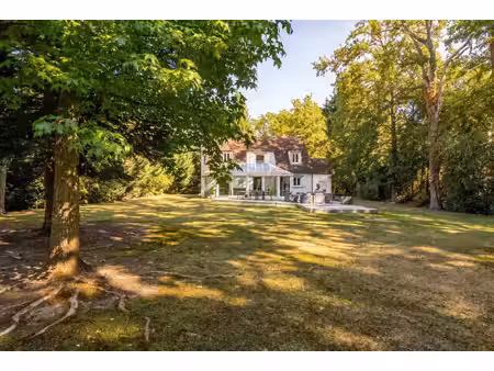 domaine du lys - lamorlaye - maison entièrement rénovée sur un parc boisé