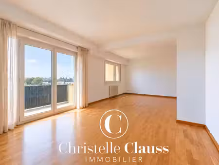 appartement traversant de 88 m²   terrasse  vue dégagée et garage