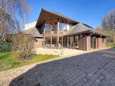 maison comtemporaine de 215 m²  sur le secteur d'étion à char
