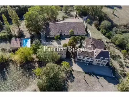 dans l'entre-deux-mers  le château de la fosse des 18e et 19e s.