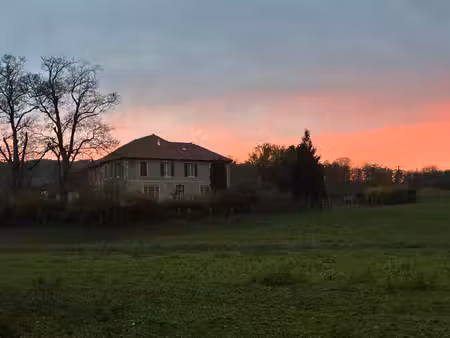 ferme 200m2 en pleine nature  23500m2 terrain à 15 minutes de langres sud