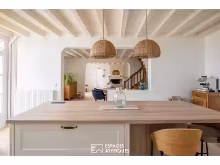 propriété de charme rénovée avec vue contemplative sur la vallée de la loire