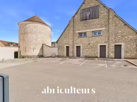 survilliers : t2 48 m² rénové ancienne grange dîmière avec jardin et terrasse — rés