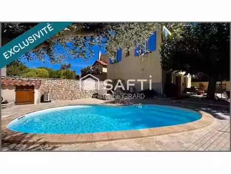 maison de charme de 136 m² avec piscine et garage