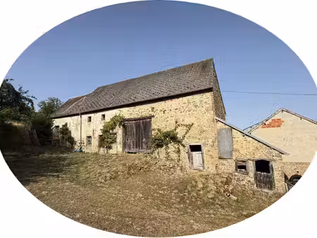 auv 1190 : 330m2 de surface bâtie  magnifique vue  6990m2 de terrain