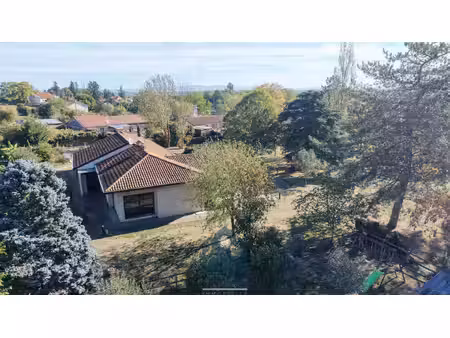 propriété 6 pièces 4 chambres avec grange  cave  maison d'ami et dépendances