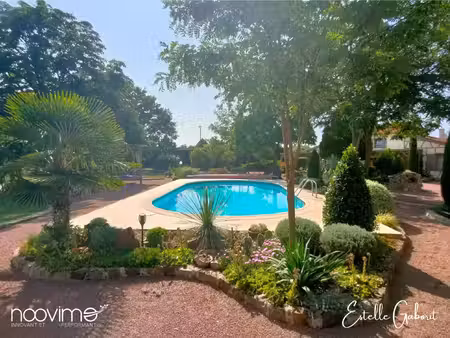 maison avec 3 chambres - dependances - piscine