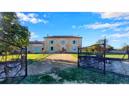 maison à vendre à sauzé-vaussais (79190) - deux-sèvres