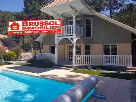 maison de standing avec 3 chambres  une piscine chauffée et