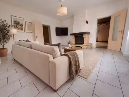 maison en pierre 8 pièces