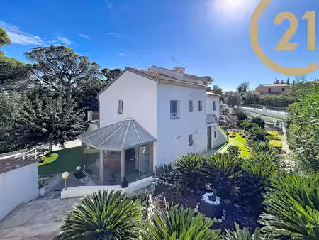 vente en exclusivité - frejus - tour de mare - villa de 200m