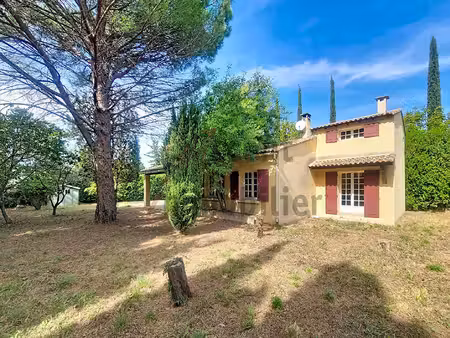 paluds de noves : villa de plain-pied avec 3 chambres garage et beau jardin