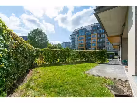 lumineux - superbe appartement 1ch. avec jardin (otan)