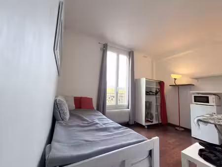 levallois-perret centre - charmante studette meublée de 13 m²