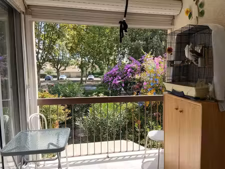 appartement t2 meublé avec parking et cave à proximité du po