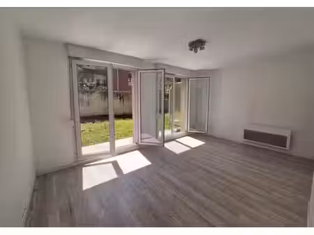 appartement t1 lumineux avec terrasse et parking en sous-sol