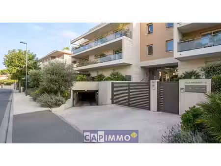 toulon emplacement de parking a louer