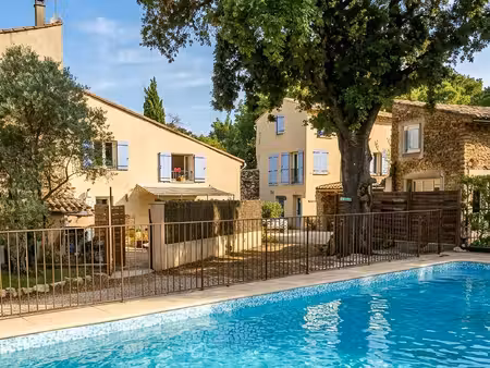 maison t3 meublée et rénovée avec jardin  patio et piscine