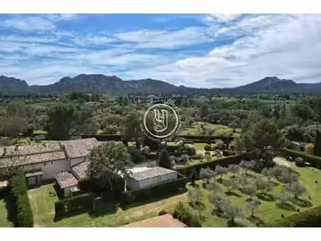maison eygalières - 5 chambres - 390m²