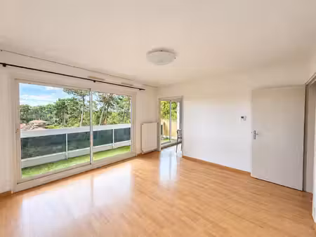à vendre - appartement t2 avec balcon et parking à cap de bos