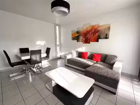location meublée appartement 3 pièces 61.1 m² à caluire-et-cuire (69300)  1 100 €