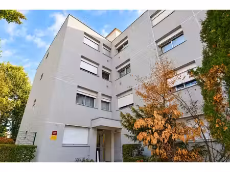 limite le raincy – beau f2 avec jardin privatif !