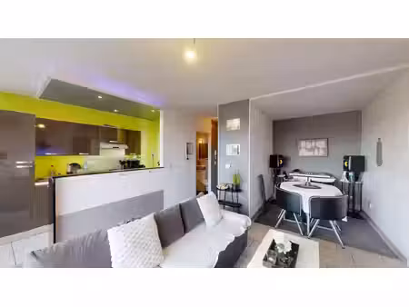 appartement t2 de 46 m2 avec deux balcons et cave à metz