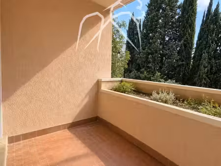 montpellier – t1 bis de 28 m² vendu loué – terrasse sans vis-à-vis et ascenseur