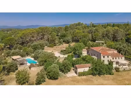 villa de luxe à vendre à bagnols-en-forêt