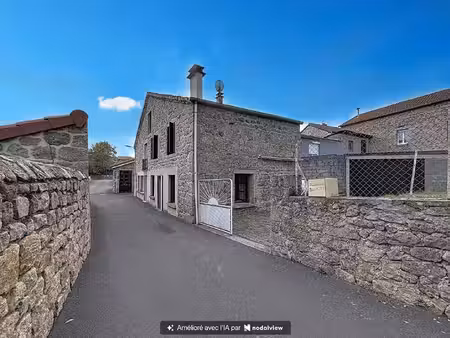 nouveau ! grazac : maison mitoyenne en pierre de 100 m² environ avec grenier  garage et at