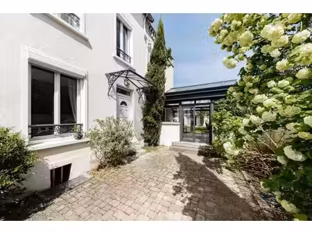 maison - 195m ²