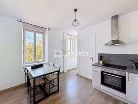 location appartement 3 pièces meublé à thouars (79100) : à louer 3 pièces meublé / 43m² th