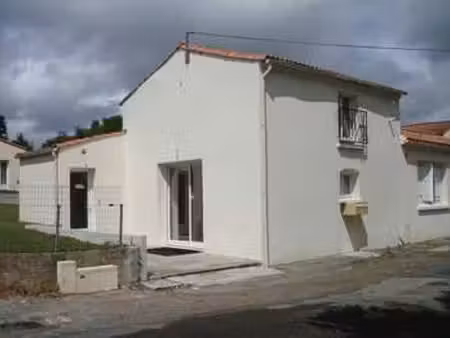 location maison à aubigny-les-clouzeaux (85430) : à louer / 51m² aubigny-les-clouzeaux