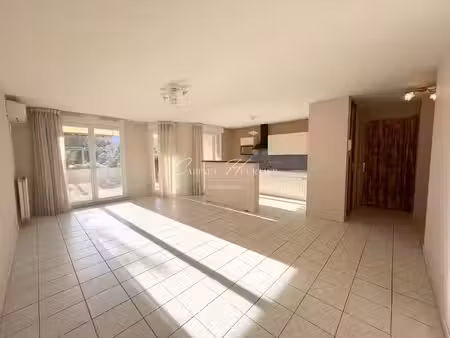 echirolles appartement t2 avec grande terrasse et garage