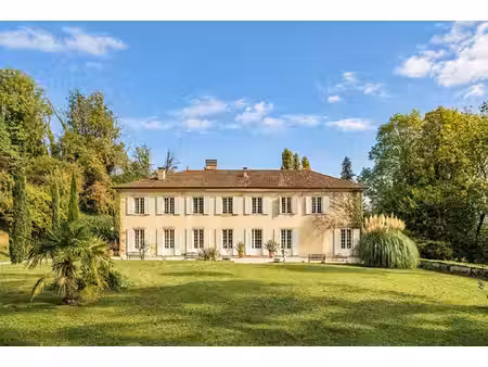 château du xviiie siècle au pied du vercors à saint verand - 739 m2 - 1450000 €